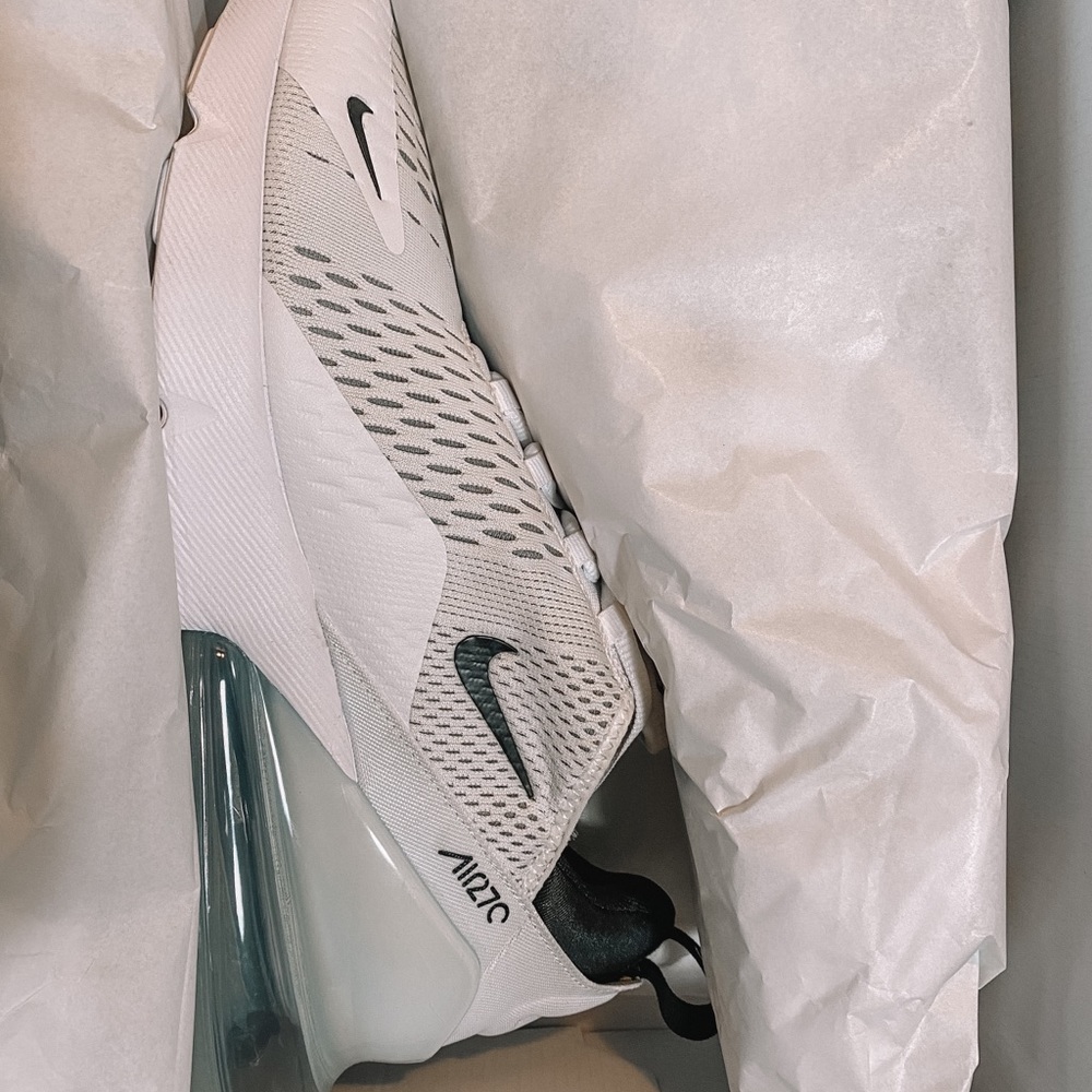 Men’s size 12 Nike Air Max 270 White